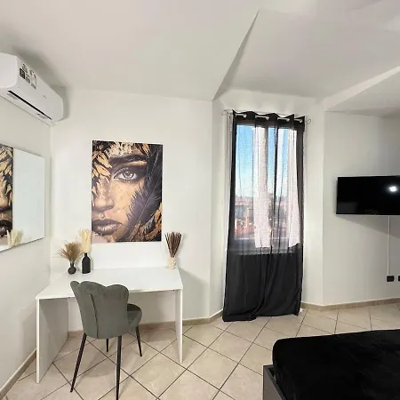 Evelyne - Centro Storico A Due Passi - *