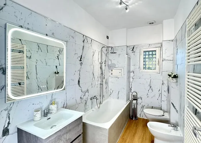 Evelyne - Centro Storico A Due Passi - 볼로냐