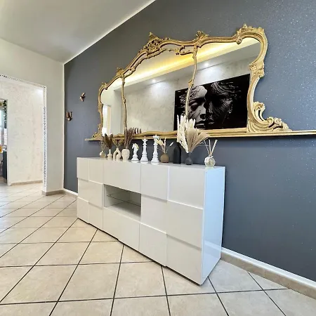 Evelyne - Centro Storico A Due Passi - Apartmán Boloňa