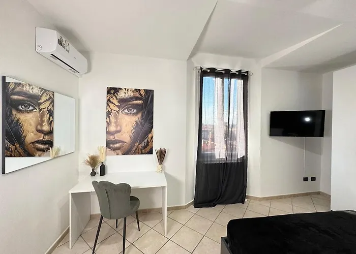 Evelyne - Centro Storico A Due Passi - *