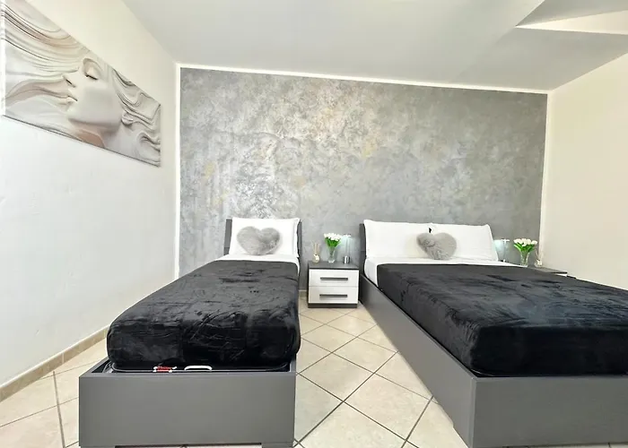 Evelyne - Centro Storico A Due Passi - * Bologna