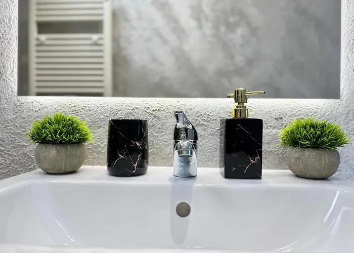 Evelyne - Centro Storico A Due Passi - Bologna